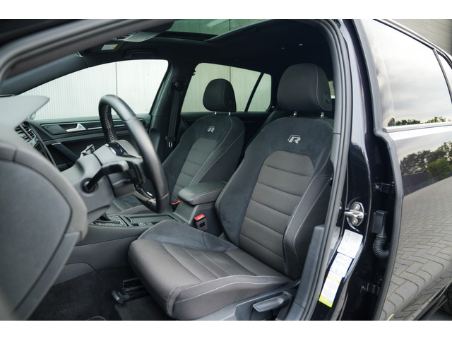 Foto 7 van Volkswagen Golf 2.0 TSI 301 pk 4Motion R / Akraprovic/ Dynaudio/ ACC/ DCC/ Keyless/ Virtual/ Adapt.C