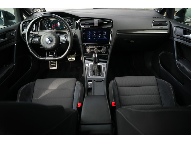 Foto 6 van Volkswagen Golf 2.0 TSI 301 pk 4Motion R / Akraprovic/ Dynaudio/ ACC/ DCC/ Keyless/ Virtual/ Adapt.C