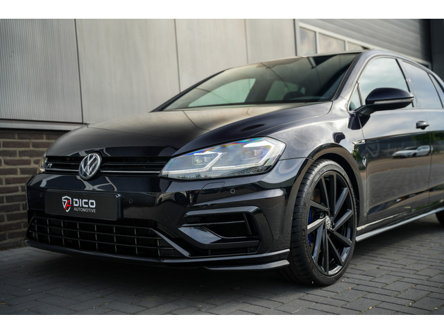 Foto 3 van Volkswagen Golf 2.0 TSI 301 pk 4Motion R / Akraprovic/ Dynaudio/ ACC/ DCC/ Keyless/ Virtual/ Adapt.C