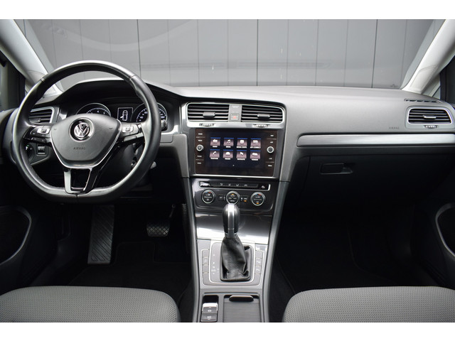 Foto 6 van Volkswagen Golf 1.0 TSi Automaat Comfortline ECC | Carplay | Full Map Navi | Adap. Cruise | 17 Inch