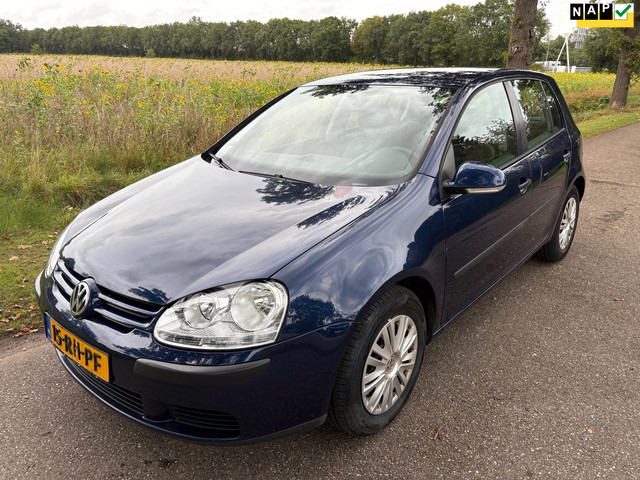 Foto 5 van Volkswagen Golf 1.6 FSI Turijn koude airco/APK/Boekjes/2sleutels/6Bak