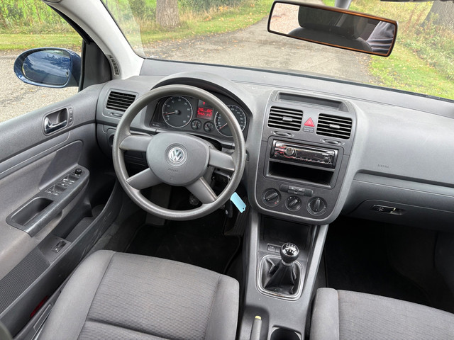 Foto 10 van Volkswagen Golf 1.6 FSI Turijn koude airco/APK/Boekjes/2sleutels/6Bak