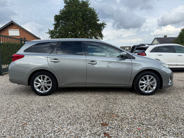 Foto 5 van Toyota Auris Touring Sports 1.8 Hybrid Lease+ Pano | Camera | Navi | PDC | Dealer Onderhouden