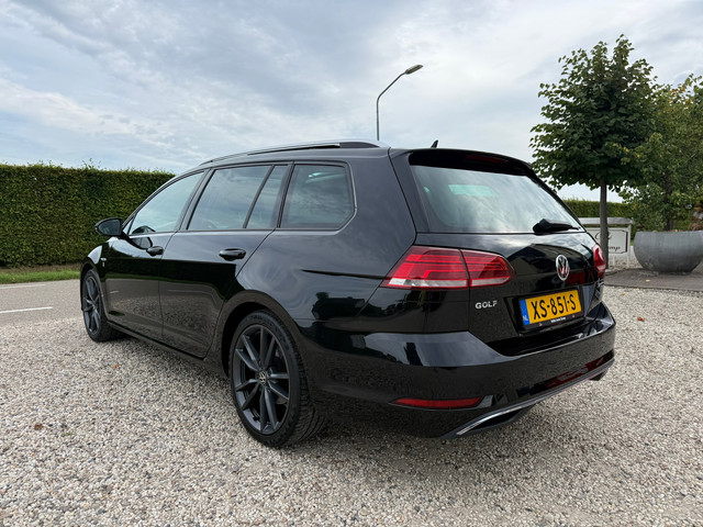 Foto 2 van Volkswagen Golf Variant 1.5 TSI Comfortline Business Virtual | Pano | LED | Org. NL | Trekhaak Afnb.