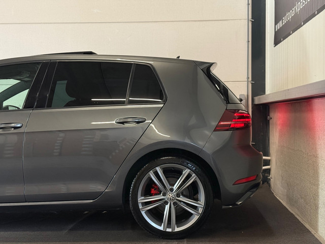 Foto 5 van Volkswagen Golf 1.5 TSI 3x R-Line Pano, ACC, Virtual Cockpit, Apple Carplay, Stoelverwarming, Achter