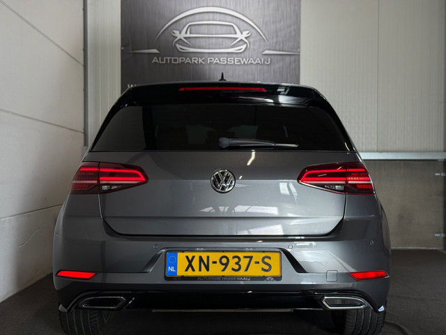 Foto 7 van Volkswagen Golf 1.5 TSI 3x R-Line Pano, ACC, Virtual Cockpit, Apple Carplay, Stoelverwarming, Achter