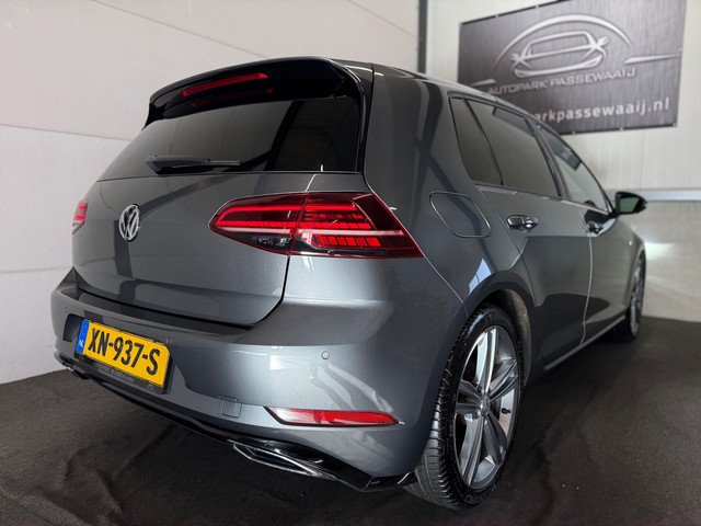 Foto 8 van Volkswagen Golf 1.5 TSI 3x R-Line Pano, ACC, Virtual Cockpit, Apple Carplay, Stoelverwarming, Achter