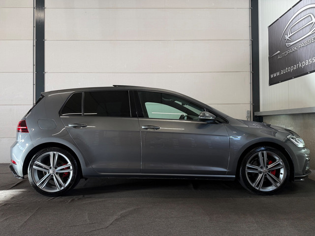 Foto 9 van Volkswagen Golf 1.5 TSI 3x R-Line Pano, ACC, Virtual Cockpit, Apple Carplay, Stoelverwarming, Achter