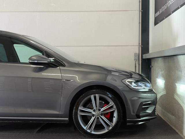 Foto 10 van Volkswagen Golf 1.5 TSI 3x R-Line Pano, ACC, Virtual Cockpit, Apple Carplay, Stoelverwarming, Achter
