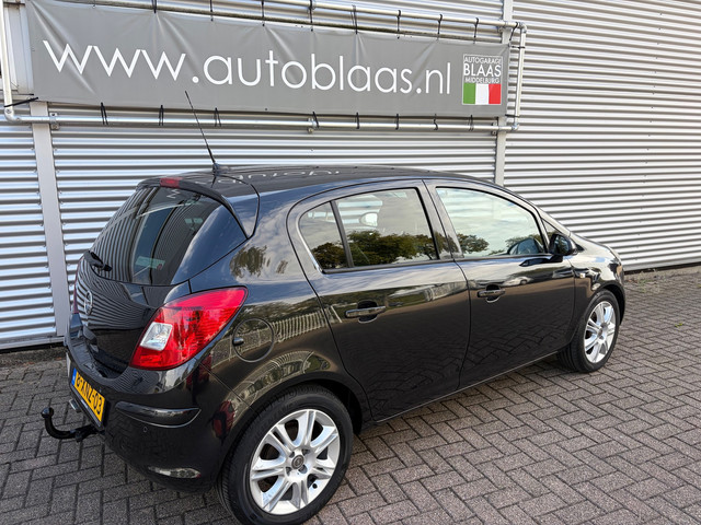 Foto 4 van Opel Corsa 1.4-16V Cosmo