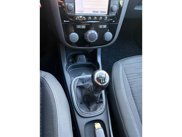 Foto 9 van Opel Corsa 1.4-16V Cosmo