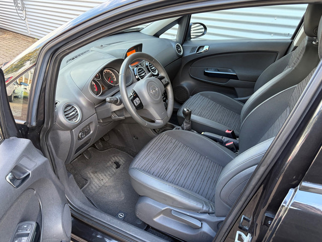 Foto 7 van Opel Corsa 1.4-16V Cosmo