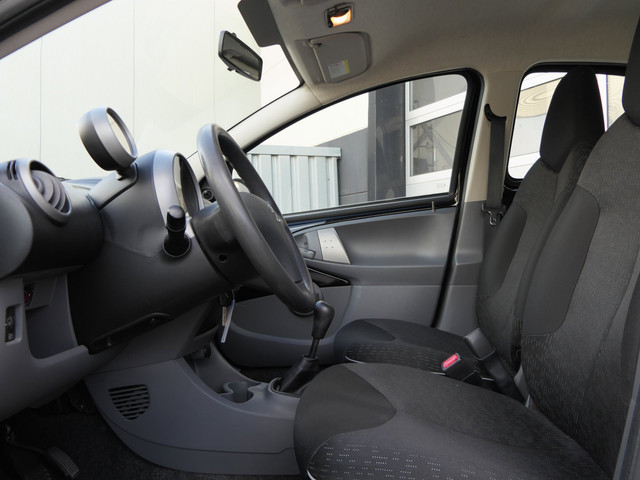 Foto 7 van Peugeot 107 1.0-12V XS 5-Deurs | Elek Ramen | Airco | Zuinig! | Origineel NL