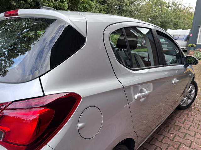 Foto 2 van Opel Corsa 1.4 Online Edition