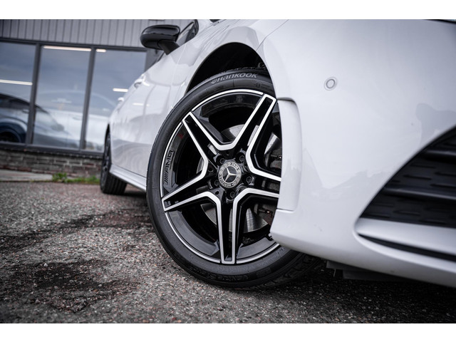 Foto 5 van Mercedes-Benz A-klasse 250e AMG Line Pano-dak|Sfeerverl.|Carplay|Camera|Widescreen