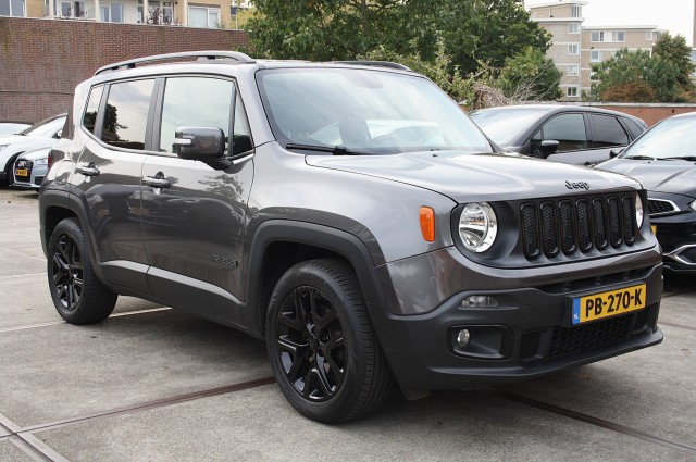 Foto 10 van JEEP RENEGADE 1.6 E-Torq Night Eagle ll / NAP / Trekhaak / Navi / Airco