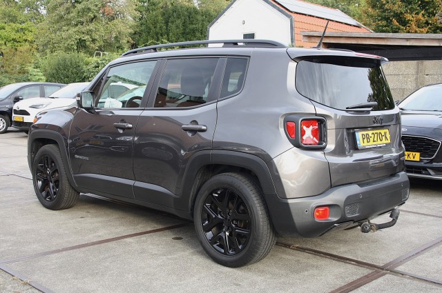 Foto 5 van JEEP RENEGADE 1.6 E-Torq Night Eagle ll / NAP / Trekhaak / Navi / Airco