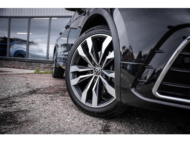 Foto 3 van Volkswagen Tiguan 1.4 TSI eHybrid R-Line Trekhaak|IQ.Light|Camera|ACC|Carplay|20''