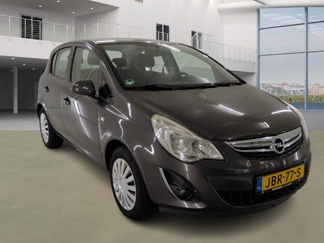 Foto 10 van Opel CORSA 1.2-16V Cosmo/ SCHERM/ LAAG KM
