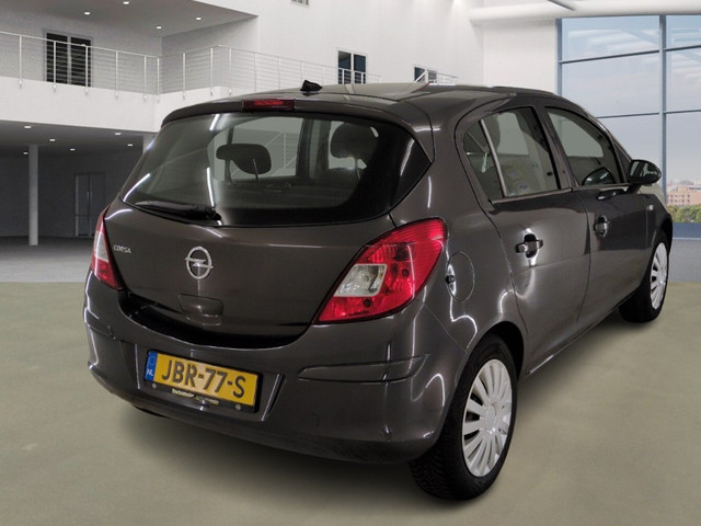 Foto 9 van Opel CORSA 1.2-16V Cosmo/ SCHERM/ LAAG KM