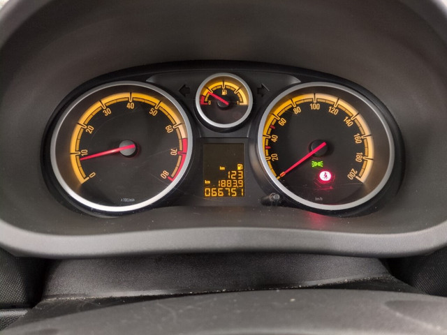Foto 7 van Opel CORSA 1.2-16V Cosmo/ SCHERM/ LAAG KM