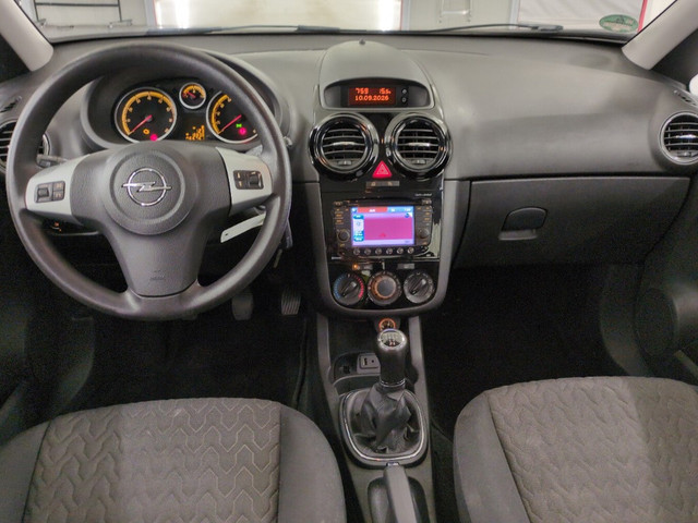 Foto 6 van Opel CORSA 1.2-16V Cosmo/ SCHERM/ LAAG KM