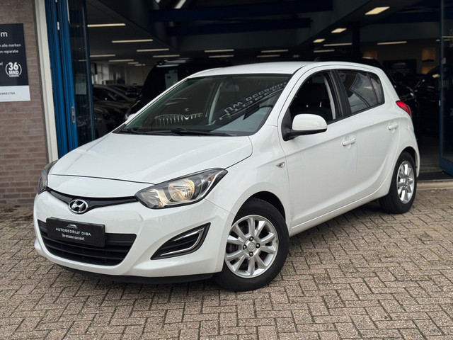 Foto 3 van Hyundai I20 1.2i i-Drive 2014 WIT 5drs AIRCO LM APK NAP!