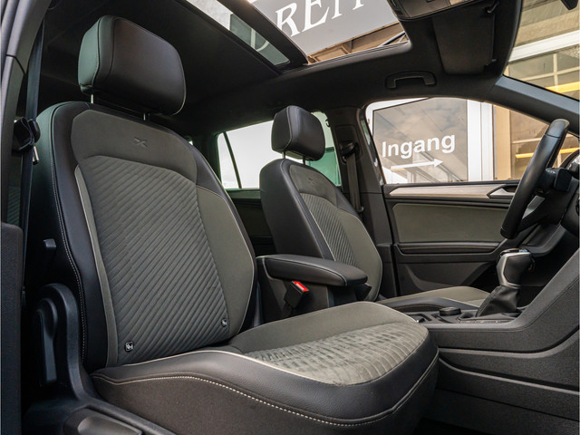 Foto 5 van SEAT Tarraco 1.4 TSI e-Hybrid PHEV Xperience PANO 20 INCH 360 CAMERA MEMORY STOEL DODEHOEK