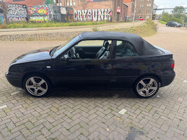 Foto 4 van Volkswagen Golf Cabriolet 1.6 leer CarPlay stereo 17 inch velgen nette linnen dak apk juli 2027 leuk