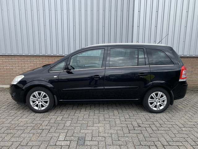 Foto 2 van Opel Zafira 1.8 Cosmo APK/ NAP/ Airco