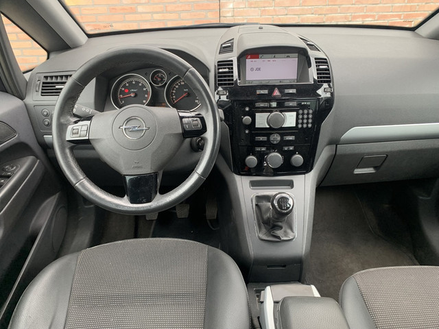Foto 3 van Opel Zafira 1.8 Cosmo APK/ NAP/ Airco