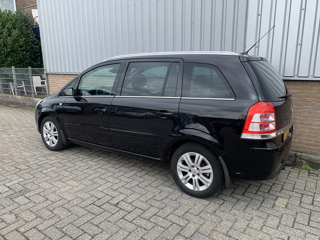 Foto 4 van Opel Zafira 1.8 Cosmo APK/ NAP/ Airco