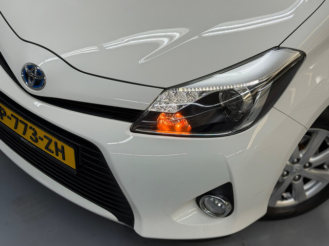 Foto 2 van Toyota Yaris 1.5 Full Hybrid Aspiration Camera Nieuwe APK + Beurt