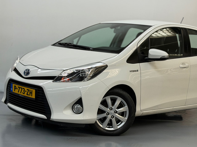 Foto 3 van Toyota Yaris 1.5 Full Hybrid Aspiration Camera Nieuwe APK + Beurt