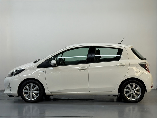 Foto 5 van Toyota Yaris 1.5 Full Hybrid Aspiration Camera Nieuwe APK + Beurt