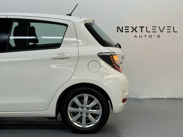 Foto 6 van Toyota Yaris 1.5 Full Hybrid Aspiration Camera Nieuwe APK + Beurt