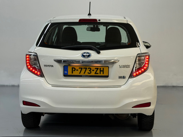 Foto 10 van Toyota Yaris 1.5 Full Hybrid Aspiration Camera Nieuwe APK + Beurt