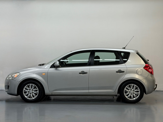 Foto 5 van Kia Cee'd 1.6 X-tra Airco Trekhaak Nieuwe Apk