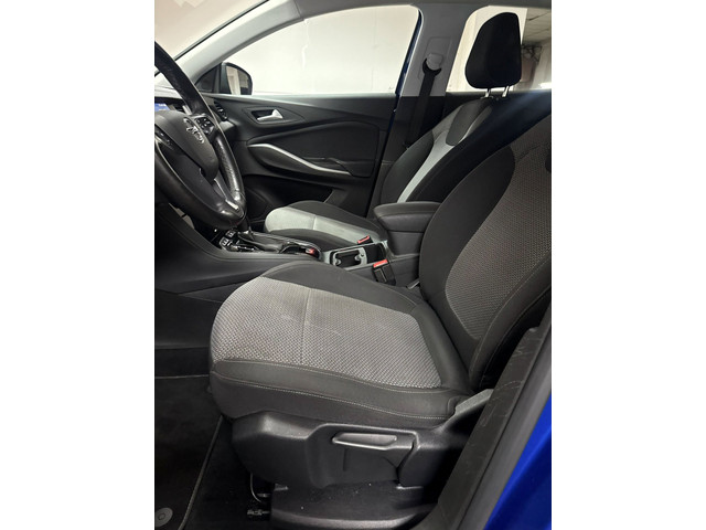 Foto 2 van Opel Grandland X 1.2 Turbo Online Edition - Navi - Carplay - Camera - Lane Assist - Cruise - APK 202