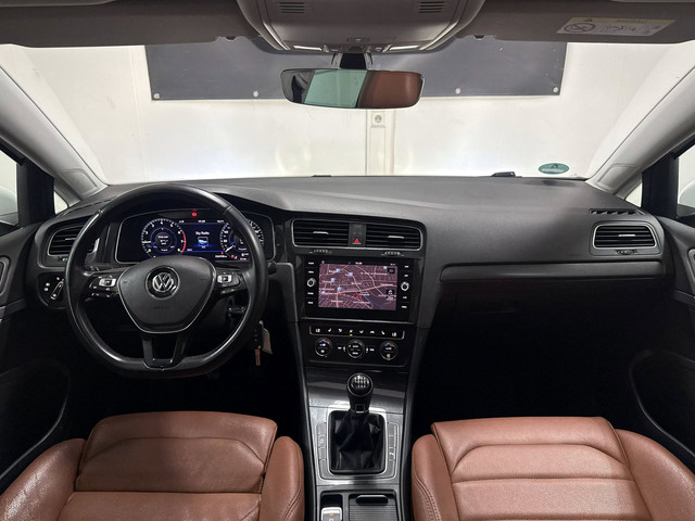 Foto 4 van Volkswagen Golf Variant 1.5 TSI Comfortline Business - Navi - Virtual Dash - Pano - Lane Assist - Cr