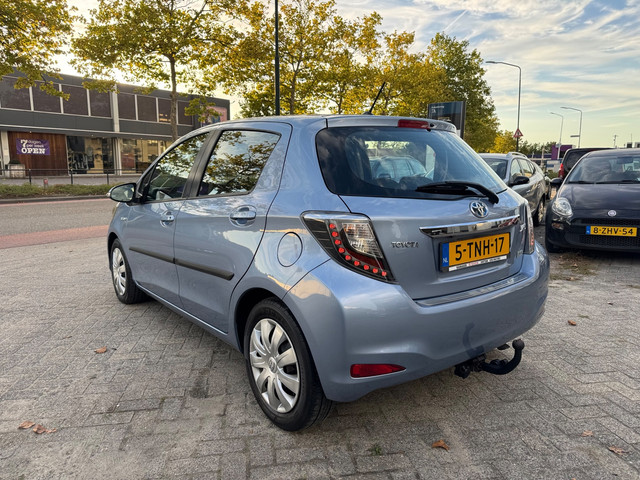 Foto 9 van Toyota Yaris 1.5 Full Hybrid Aspiration Clima Navi