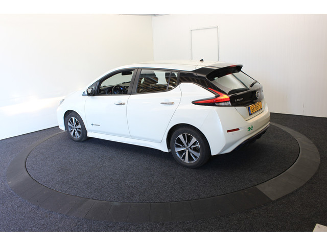 Foto 9 van Nissan Leaf Acenta 40 kWh 360° Camera (bj 2018, automaat)