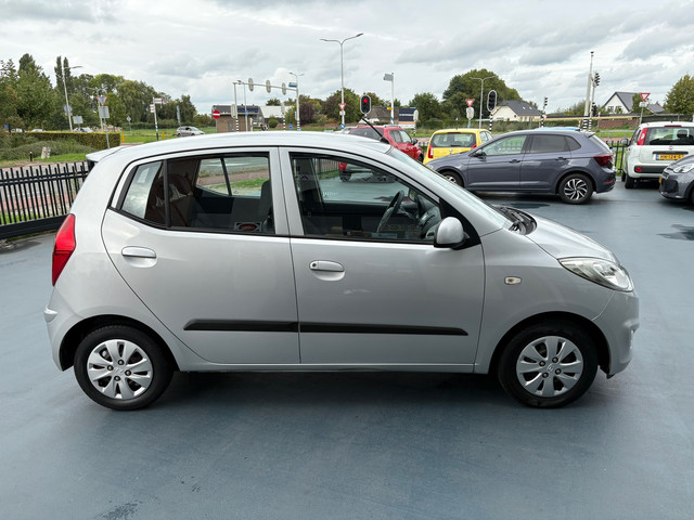 Foto 6 van Hyundai I10 1.2 Plus AIRCO RADIO CD/AUX/USB