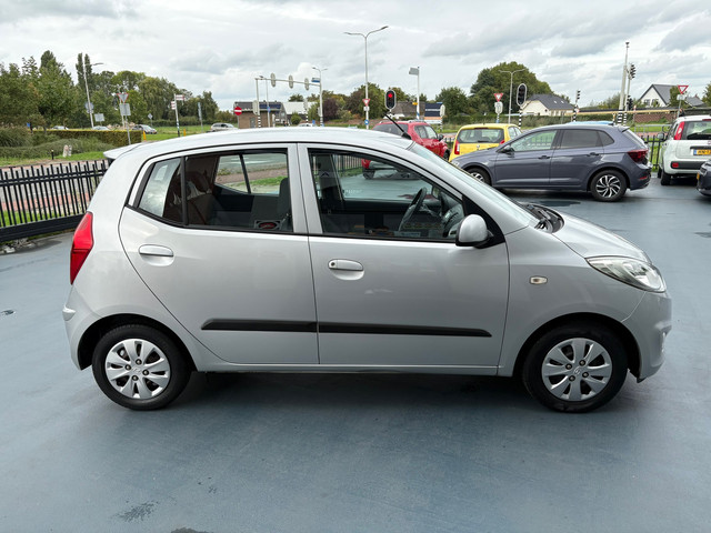 Foto 7 van Hyundai I10 1.2 Plus AIRCO RADIO CD/AUX/USB