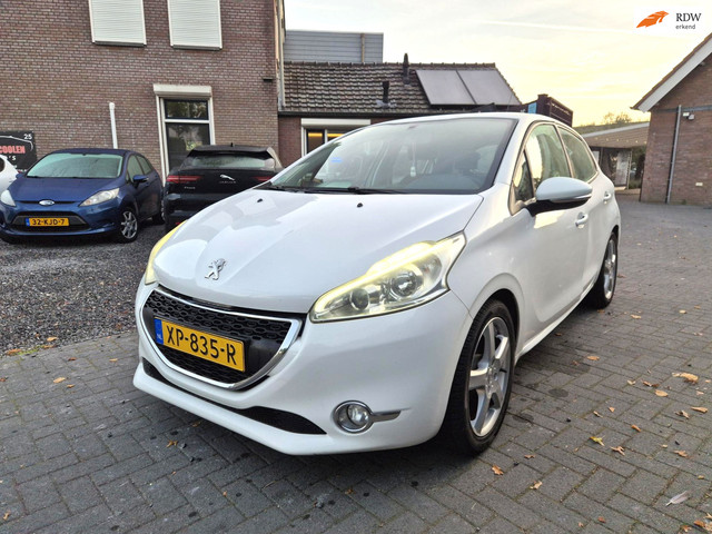 Foto 2 van Peugeot 208 1.4 VTi Active Airco Cruise