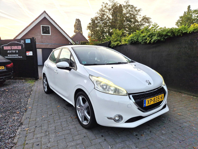 Foto 3 van Peugeot 208 1.4 VTi Active Airco Cruise