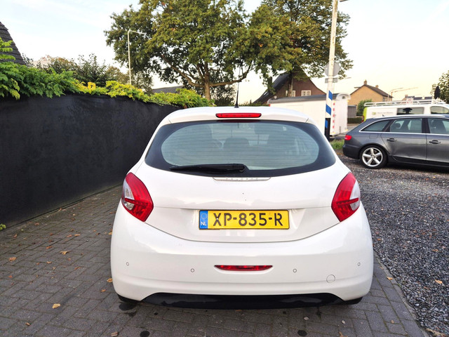 Foto 8 van Peugeot 208 1.4 VTi Active Airco Cruise