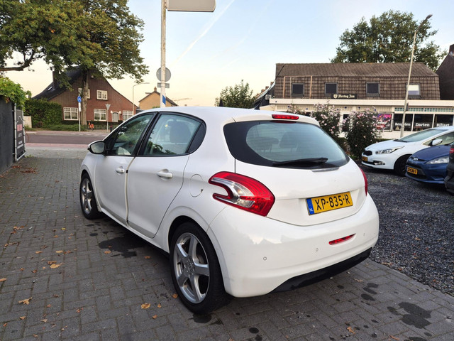 Foto 9 van Peugeot 208 1.4 VTi Active Airco Cruise