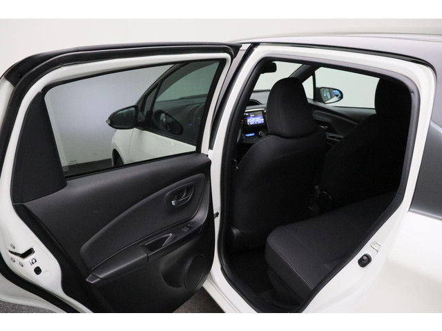 Foto 4 van Toyota Yaris 1.5 Hybrid Y20 Gold Edition 2018 | Trekhaak | Airco | Stoelverwarming | Cruise Control