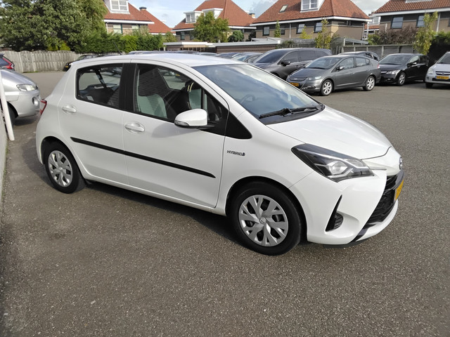 Foto 6 van Toyota Yaris 1.5 Hybrid Aspiration *cruise*climate*camera*